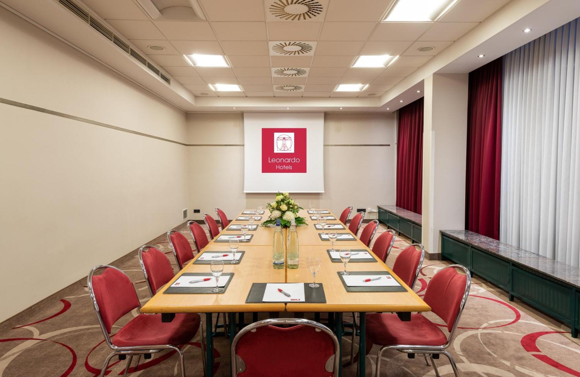 Hotel Leonardo Frankfurt South 4*